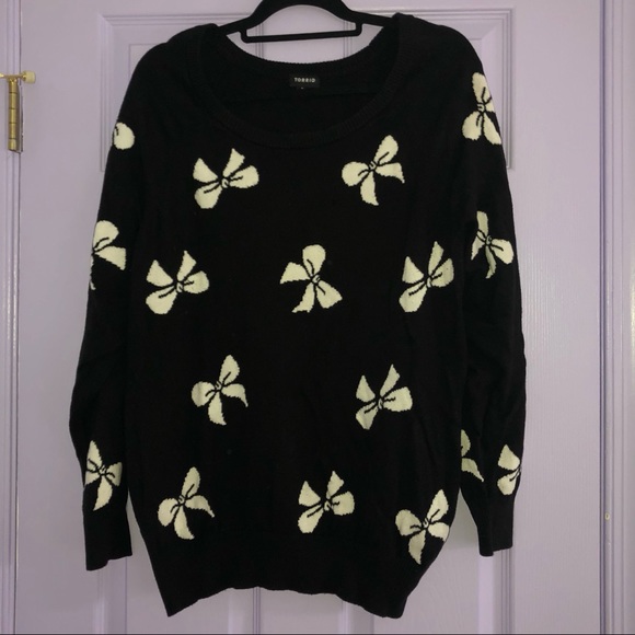 torrid Sweaters - Torrid Bow Sweater {SIZE: 2}